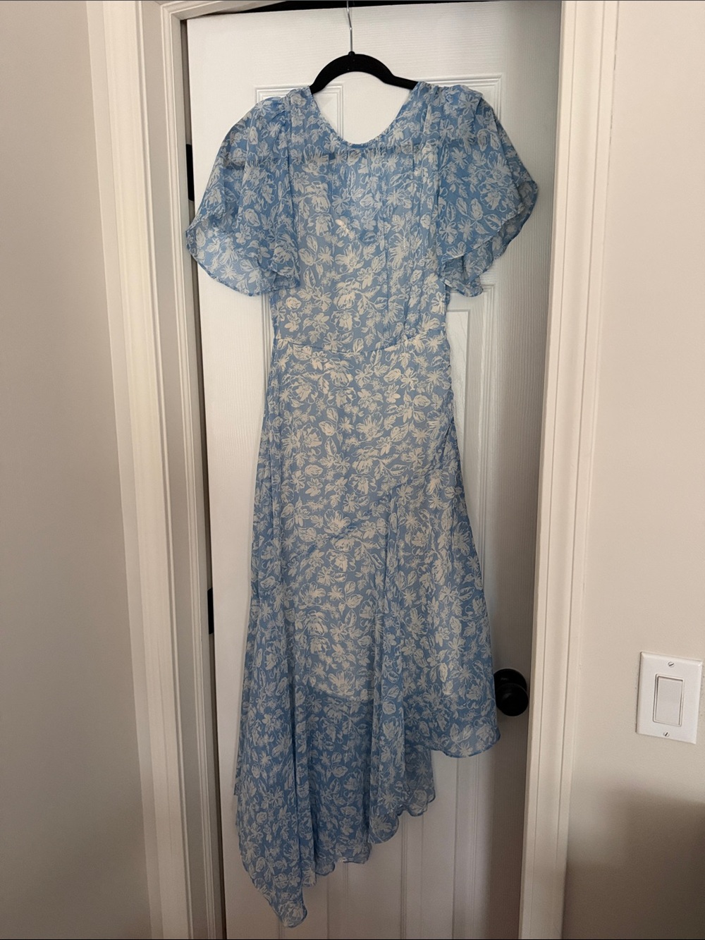 Light Blue Floral asymmetrical Maxi Dress with Ruffled Sleeves